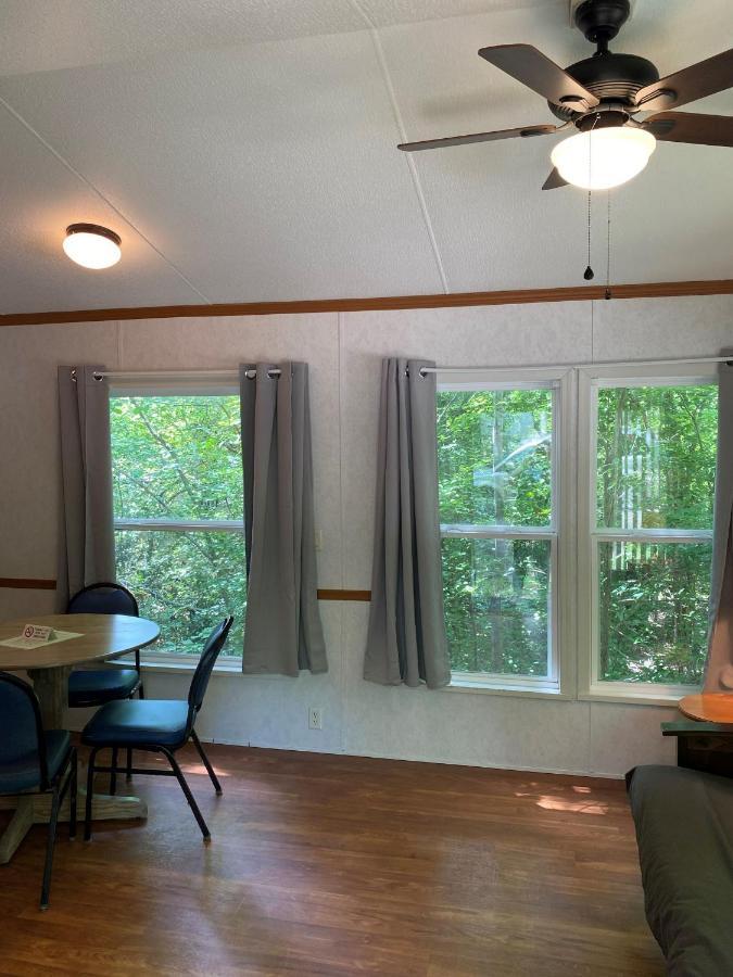 The Vintage Rv'S At Wilderness Presidential Camp Resort By Tripforth Spotsylvania Kültér fotó